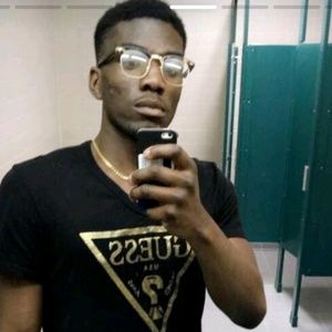 Meet your Posher, Troy